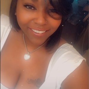 Meet your Posher, Dionne